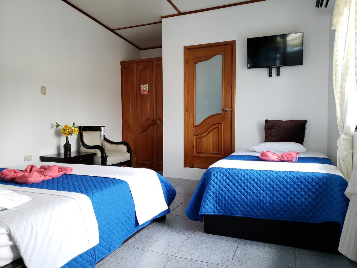 Hostal Cormorant Flightless بويرتو أيورا المظهر الخارجي الصورة