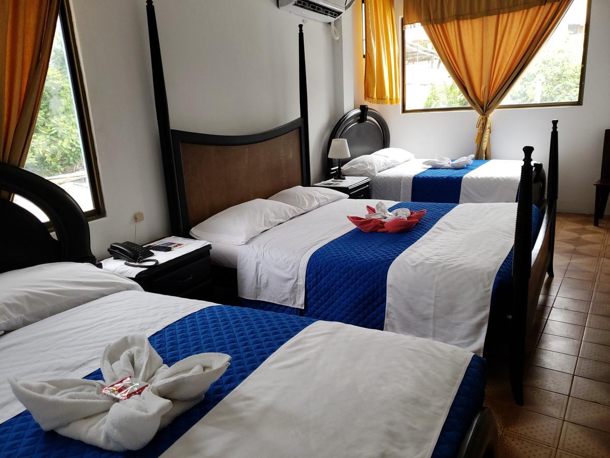 Hostal Cormorant Flightless بويرتو أيورا المظهر الخارجي الصورة