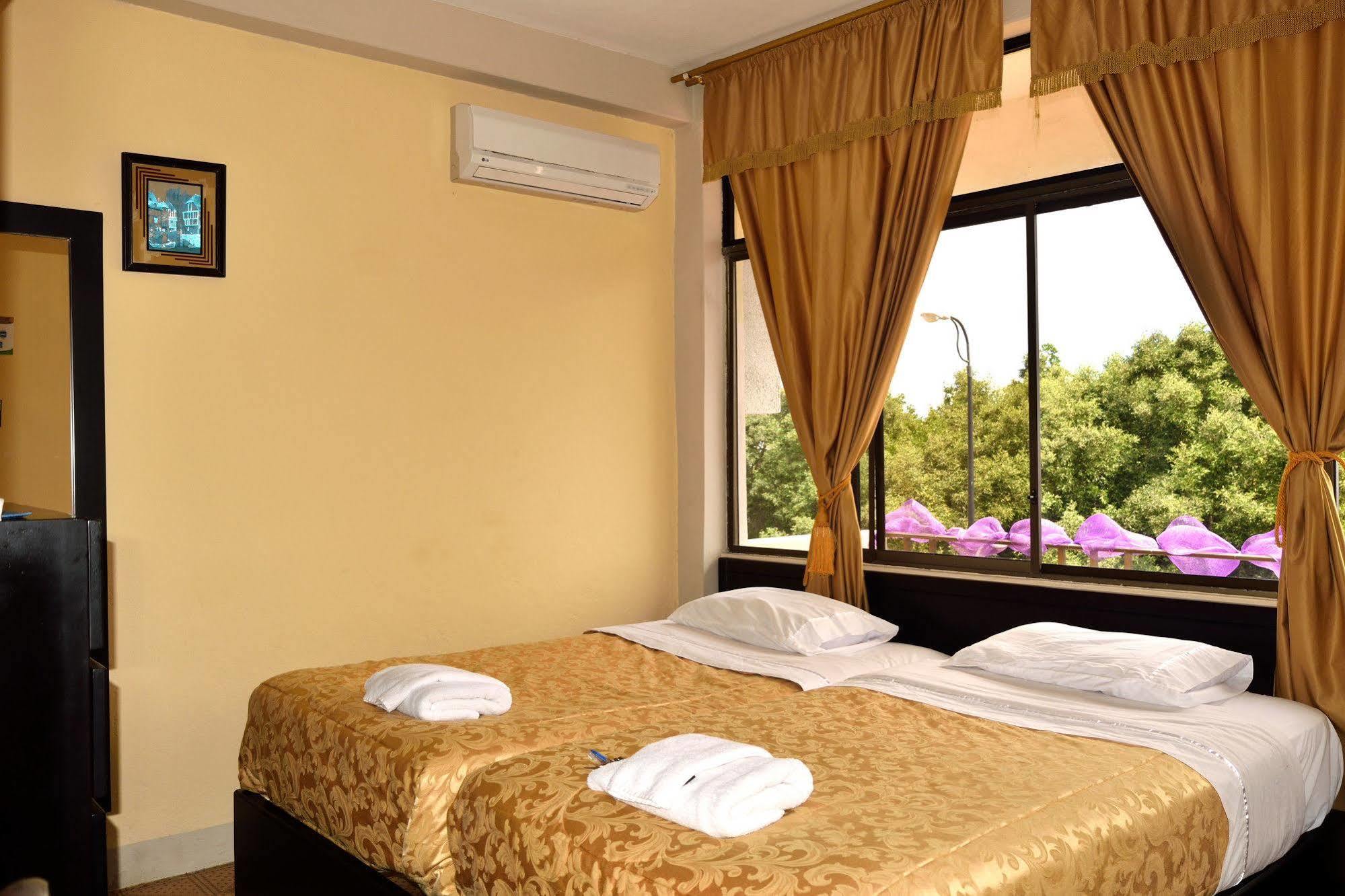 Hostal Cormorant Flightless بويرتو أيورا المظهر الخارجي الصورة