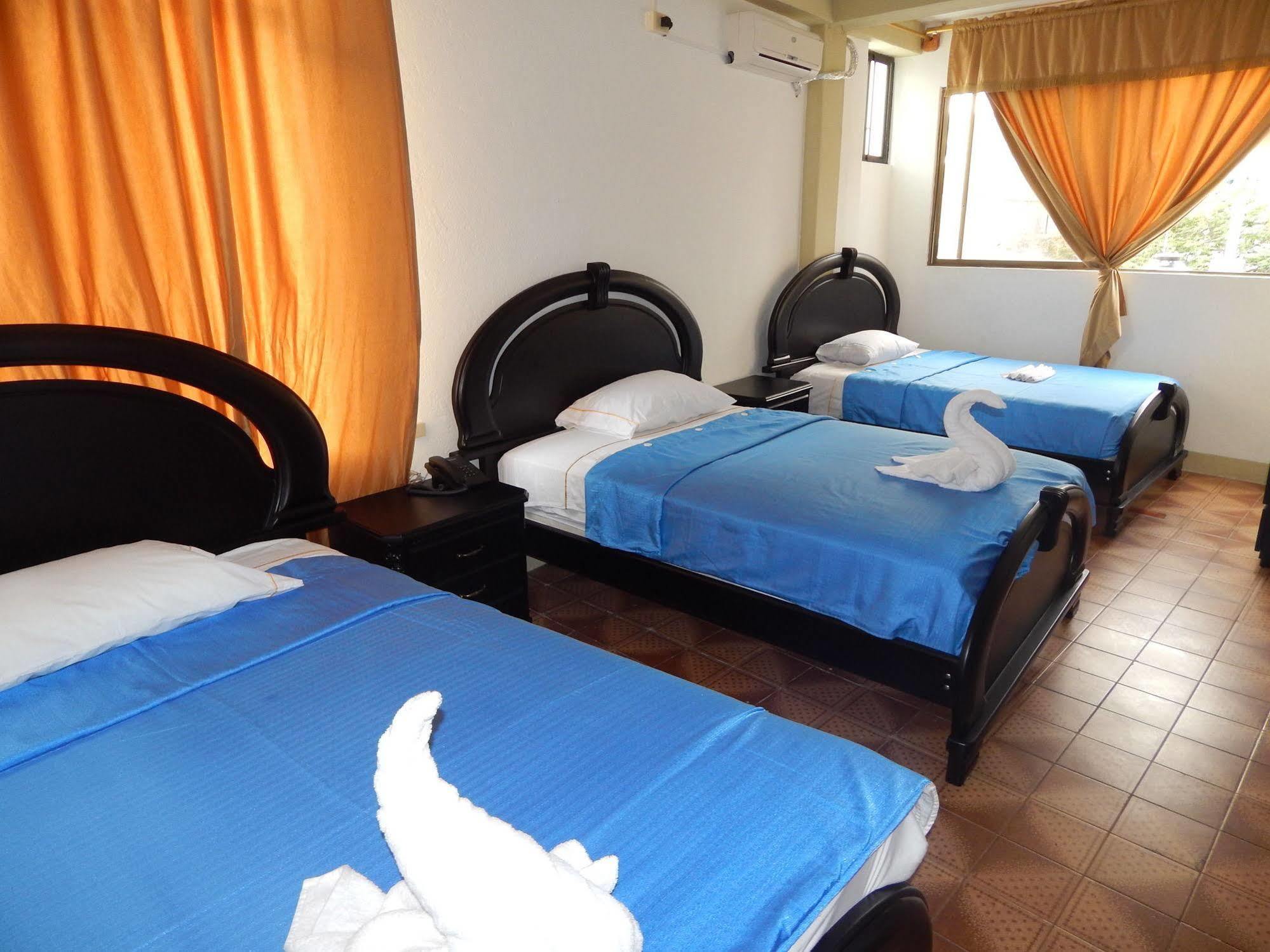 Hostal Cormorant Flightless بويرتو أيورا المظهر الخارجي الصورة