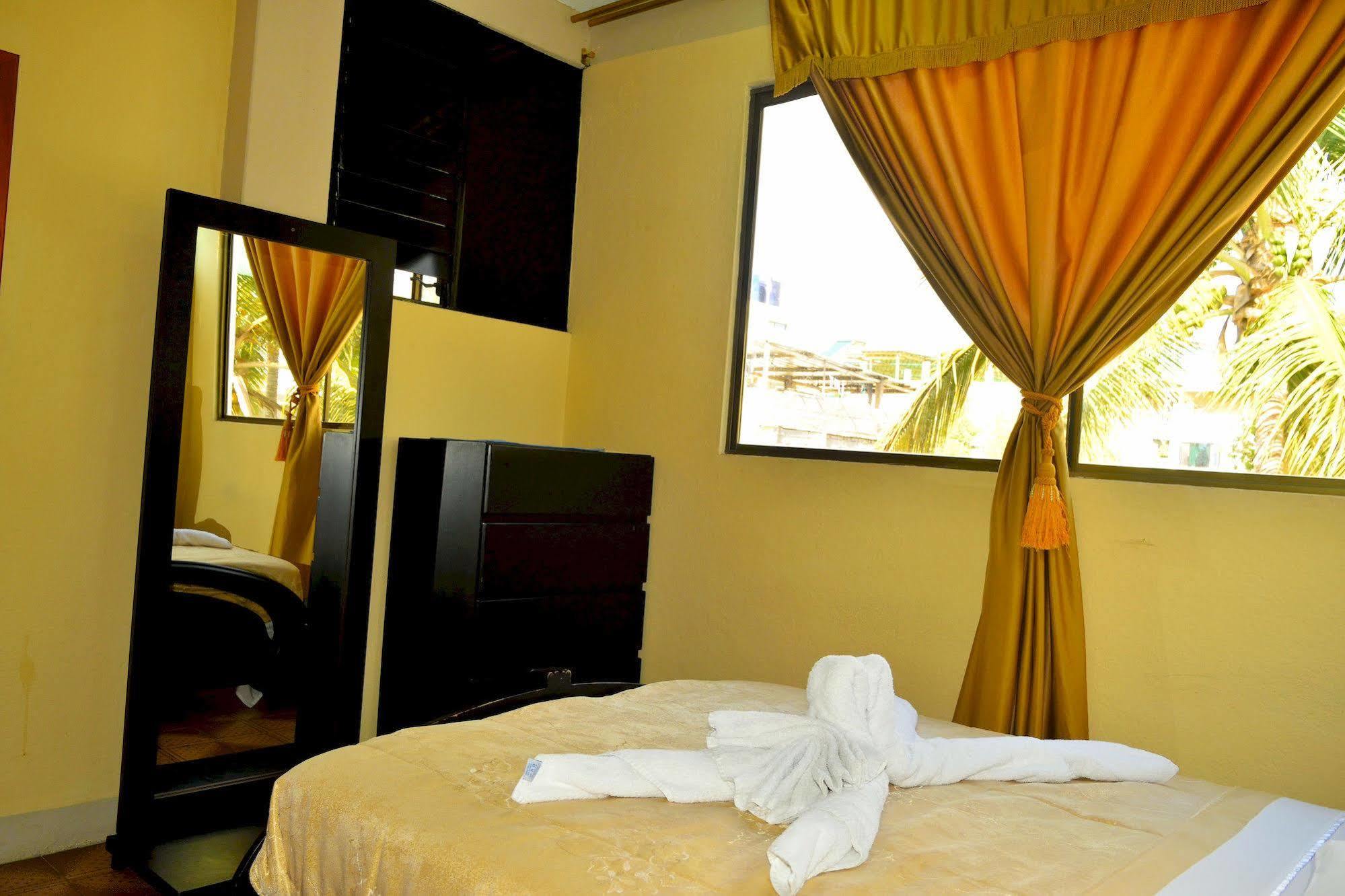 Hostal Cormorant Flightless بويرتو أيورا المظهر الخارجي الصورة