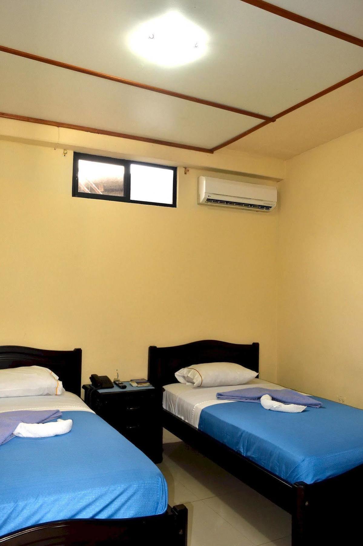 Hostal Cormorant Flightless بويرتو أيورا المظهر الخارجي الصورة