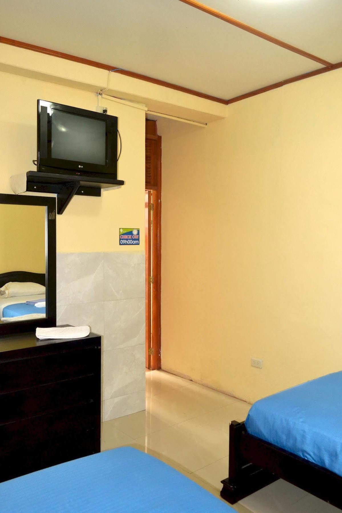 Hostal Cormorant Flightless بويرتو أيورا المظهر الخارجي الصورة